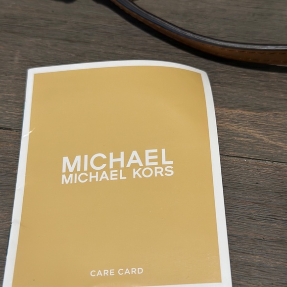 BNWT Michael Kors Logo Zip Dome Crossbody Bag - Picture 8 of 9